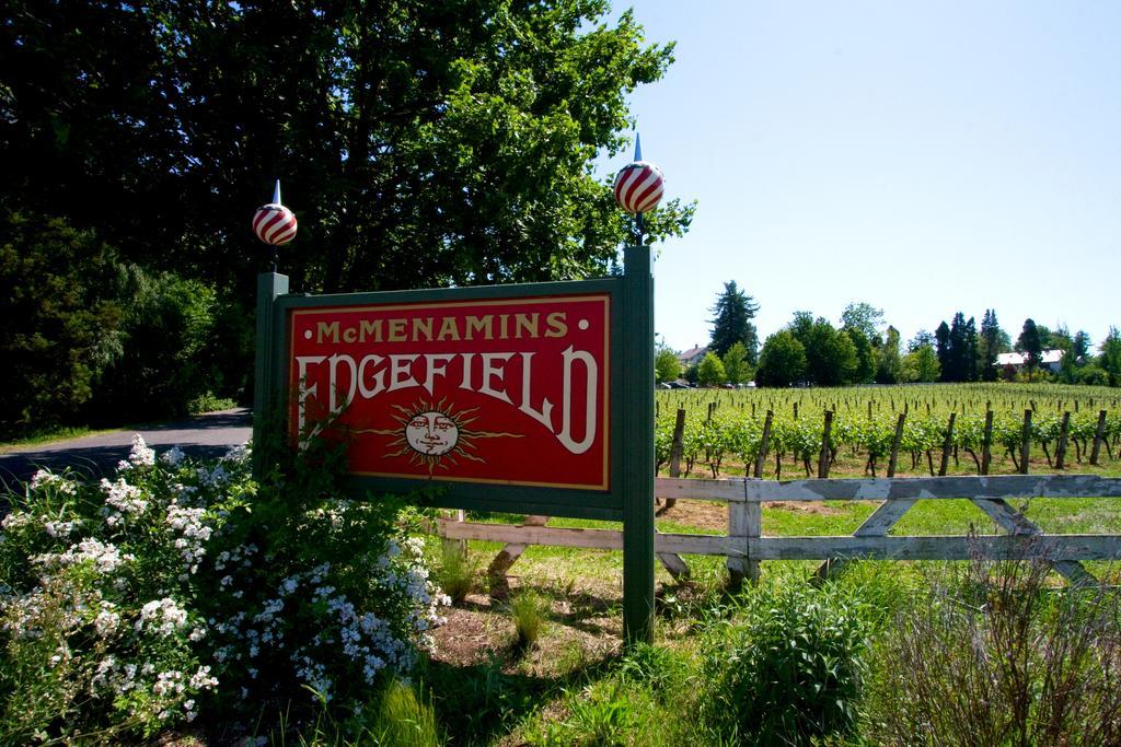 Отель Mcmenamins Edgefield Траутдейл Экстерьер фото