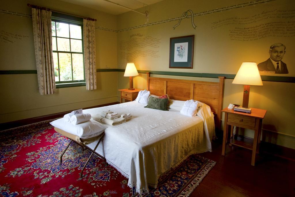 Отель Mcmenamins Edgefield Траутдейл Номер фото