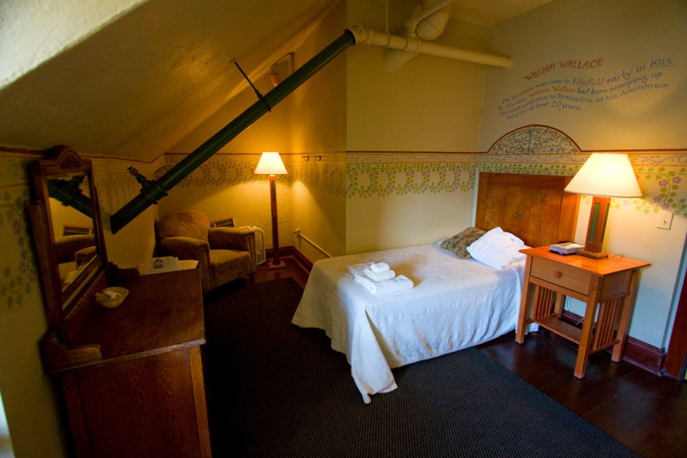 Отель Mcmenamins Edgefield Траутдейл Экстерьер фото