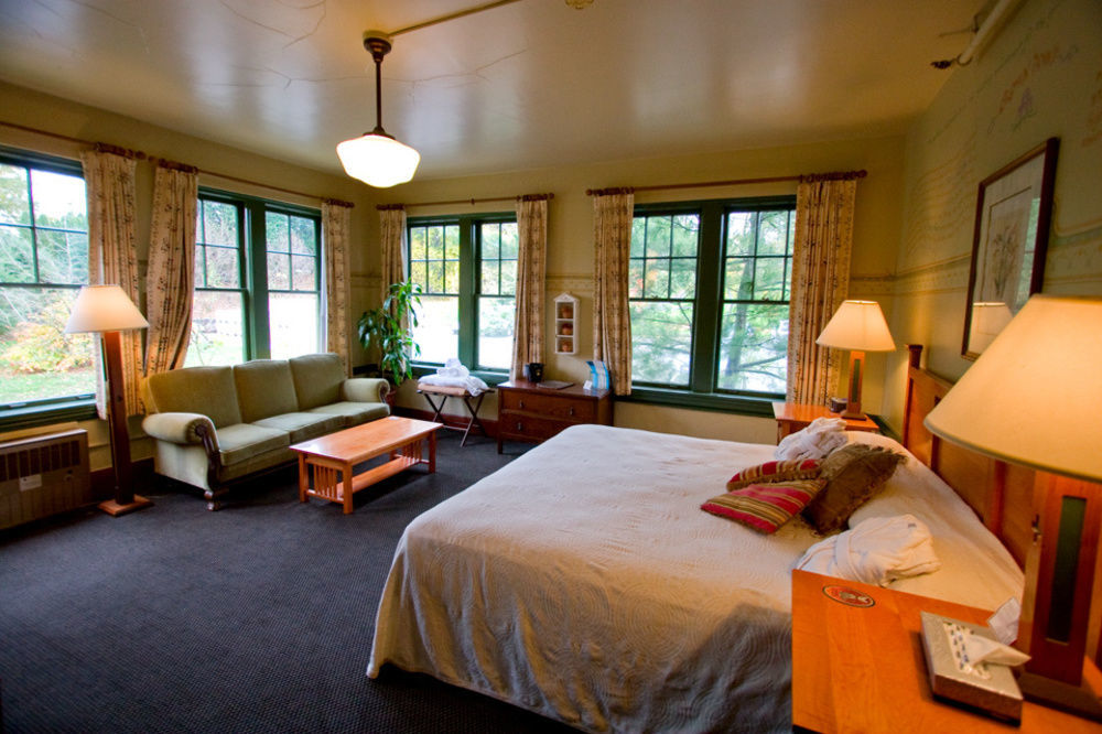 Отель Mcmenamins Edgefield Траутдейл Экстерьер фото